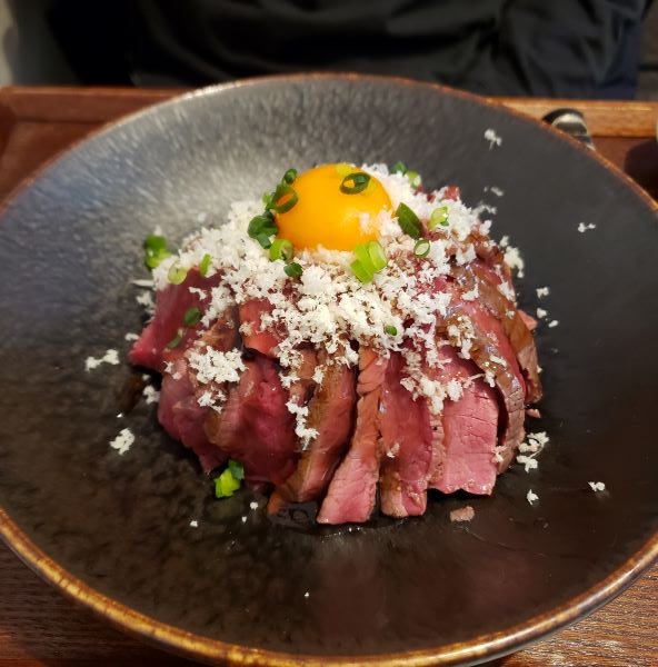 くに美　ステーキ丼