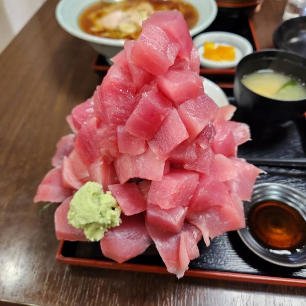 すみれ　海鮮丼