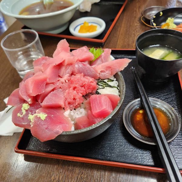 すみれ　海鮮丼