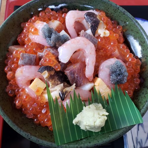 レストハウス雄冬：コスパ良好な海鮮丼が目当て