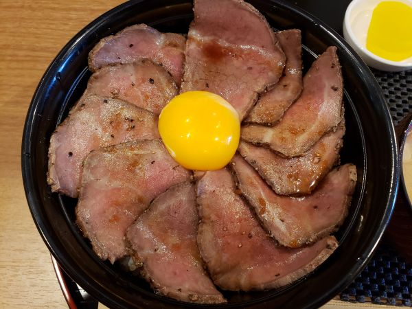 きらくの国産牛はステーキもローストビーフも安くて美味しかった!
