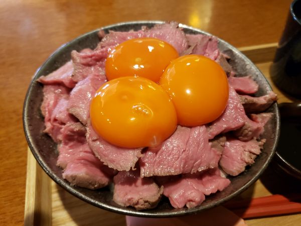ニクニーズ(NIKU NIEEDS&)とは?