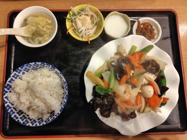 東方明珠飯店は鶏のから揚げ以外のメニューも豊富！