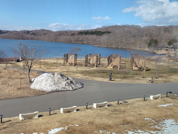 ⑥ウポポイ民族共生象徴空間：アイヌ民族の文化や歴史が知れる。ゴールデンカムイに触れてから訪れるのがおすすめ