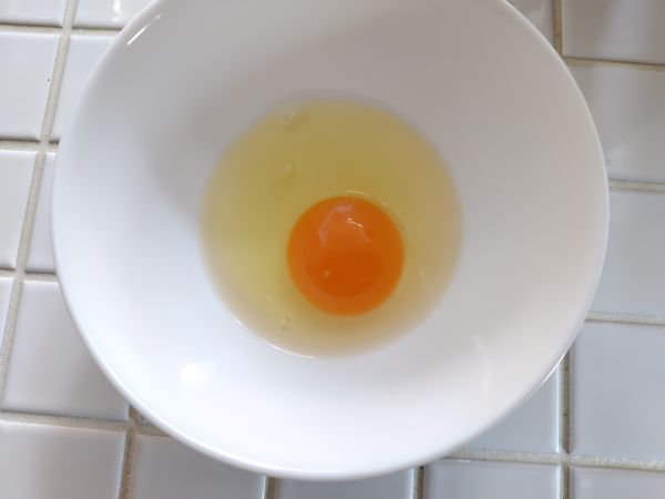 ⑤マザーズプラス苫小牧：新鮮なこだわり卵が購入できる。スイーツも豊富