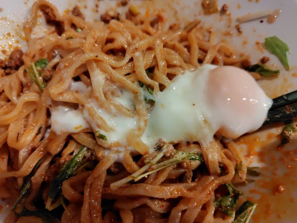 175°DENO担担麺は花椒の痺れと奥深いコクが美味！コシのあるもちもち麺も◎