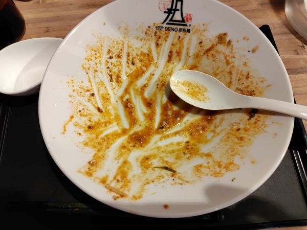 175°DENO担担麺は花椒の痺れと奥深いコクが美味！コシのあるもちもち麺も◎