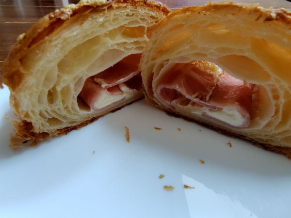 コンガリーナのクロワッサンは美味！豊富なラインナップから選ぶのも楽しい