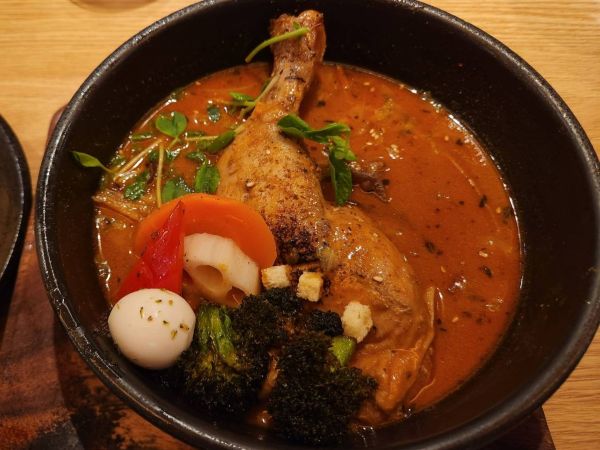 GARAKU(ガラク)のスープカレーは、コク旨でダシの効いたスープが美味!
